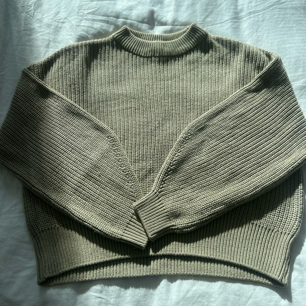 Moving sale - H&M crop sweater